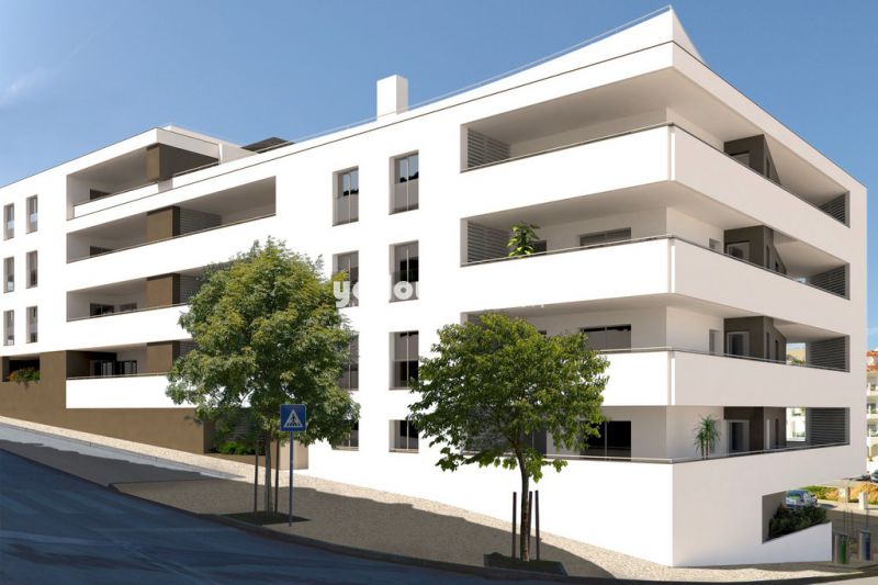 Apartamento T3 novo com grande varanda perto do centro de Lagos